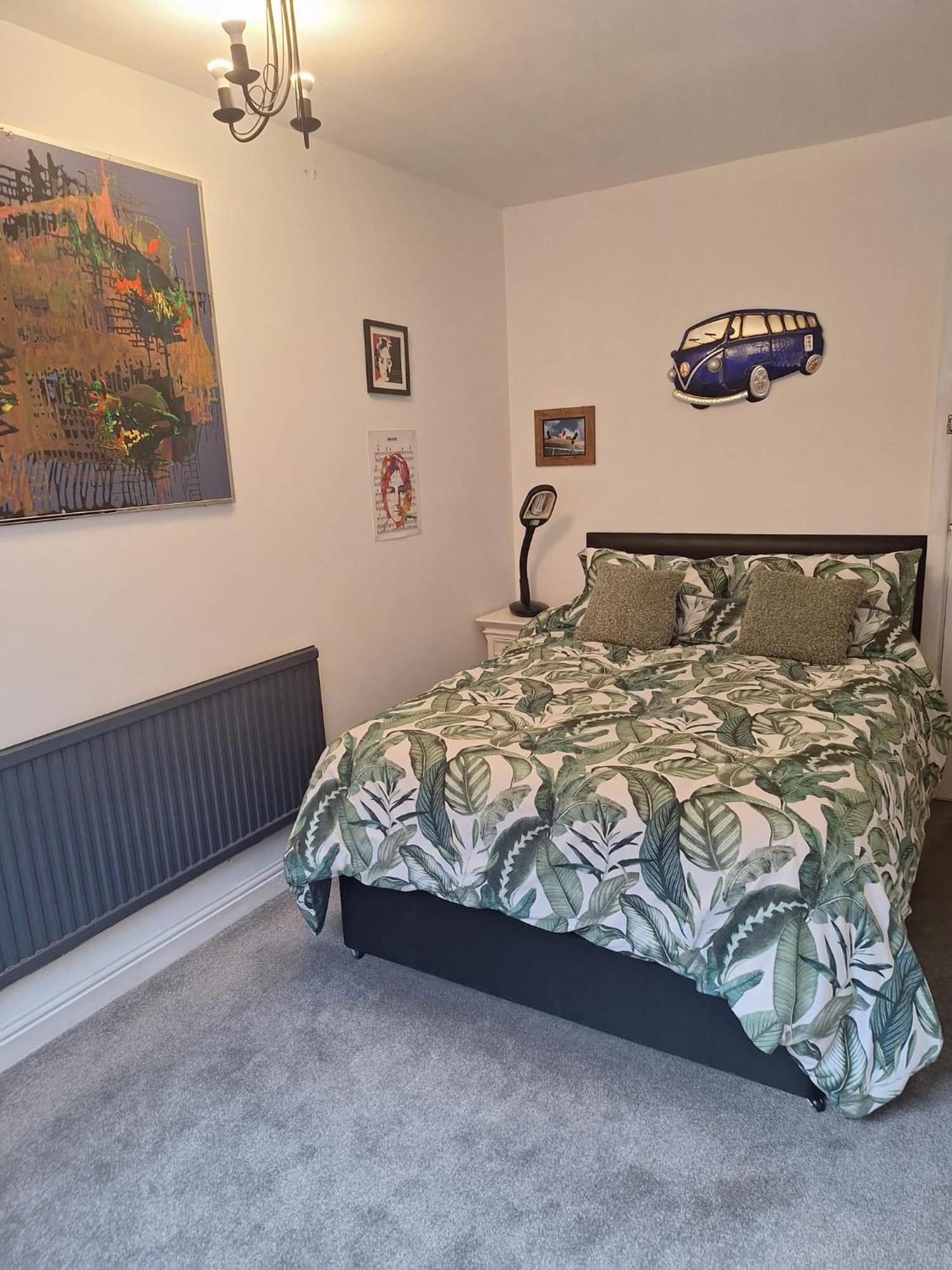 Todmorden Bed & Breakfast - The Toothless Mog Walsden Экстерьер фото